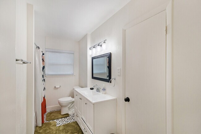 Building Photo - 1839 Sedona Ln