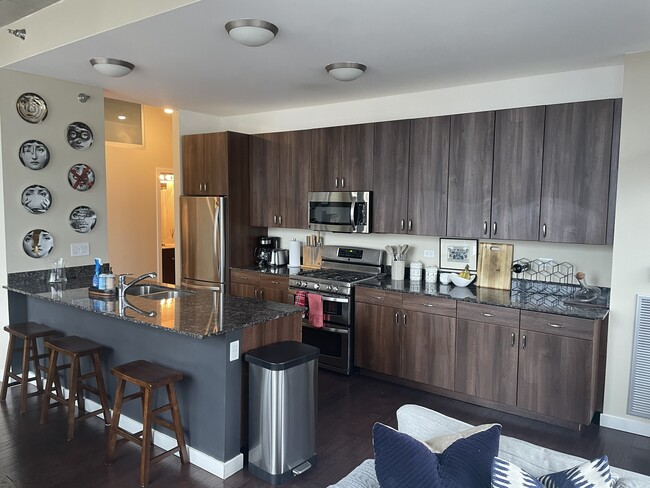 Building Photo - 235 W Van Buren St