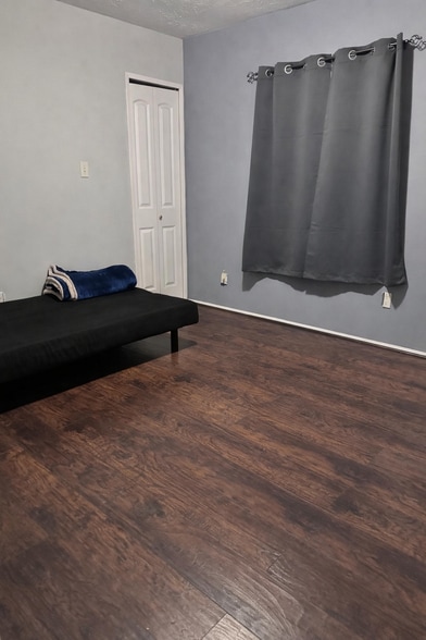 Building Photo - 5406 Fair Forest Dr