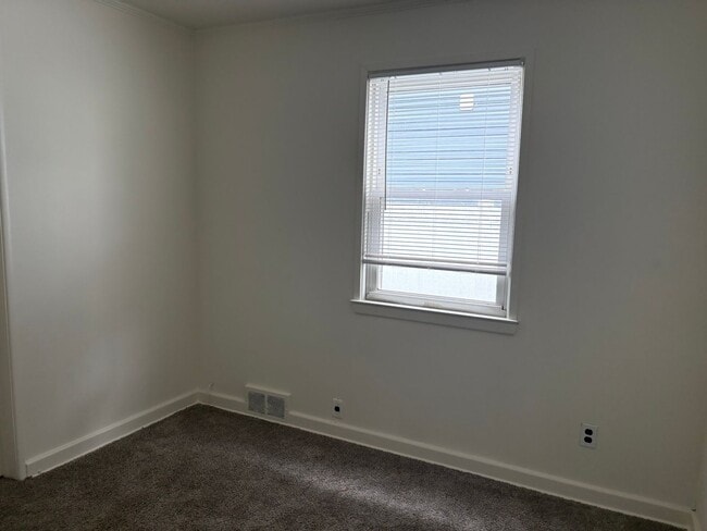 Building Photo - 611 N Michigan Ave