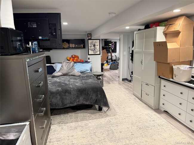 Building Photo - 10 Hillside Terrace