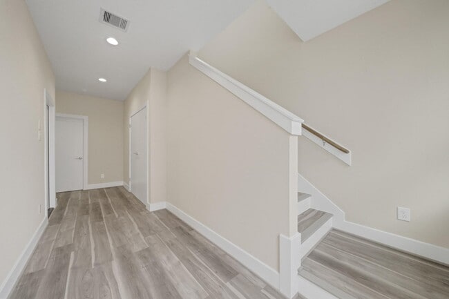 Building Photo - 2504 W Tidwell Rd