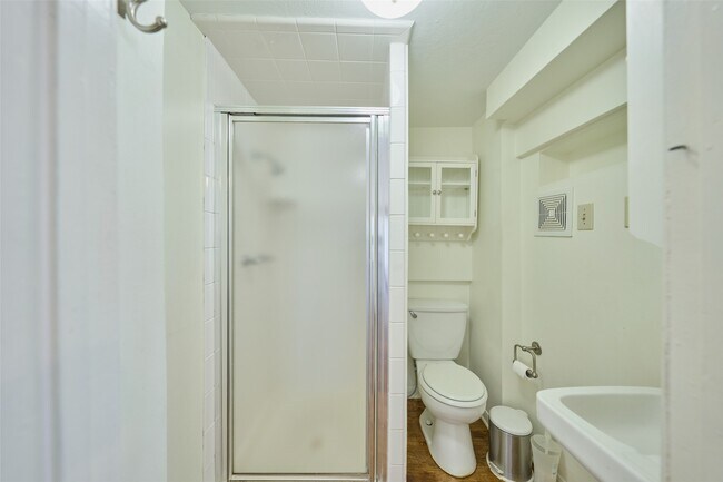 Building Photo - 1111 Rutland St