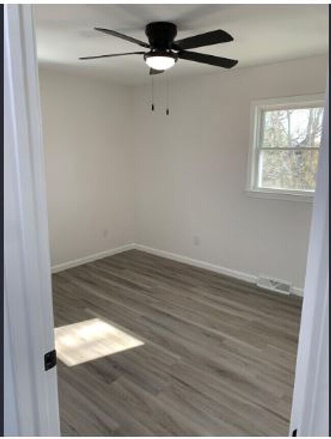 Building Photo - 1722 Foxborough Cir