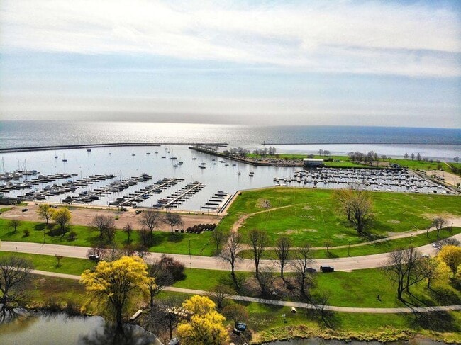 Building Photo - 1522 N Prospect Ave