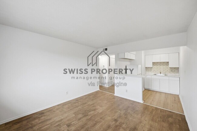 Building Photo - 544 Riverview Dr