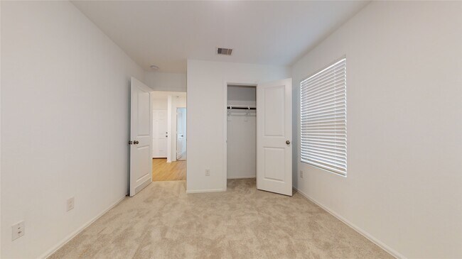 Building Photo - 27014 Breakaway Ln