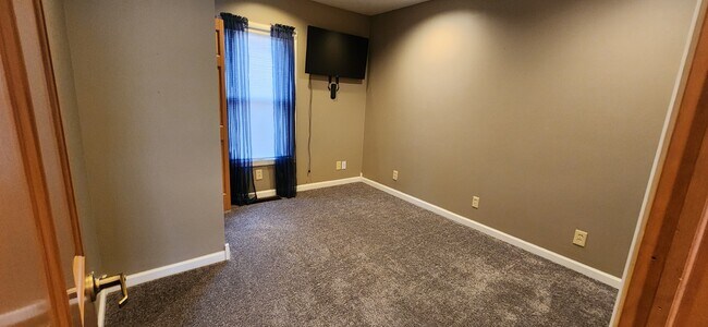 Building Photo - 1224 Woodlawn Dr