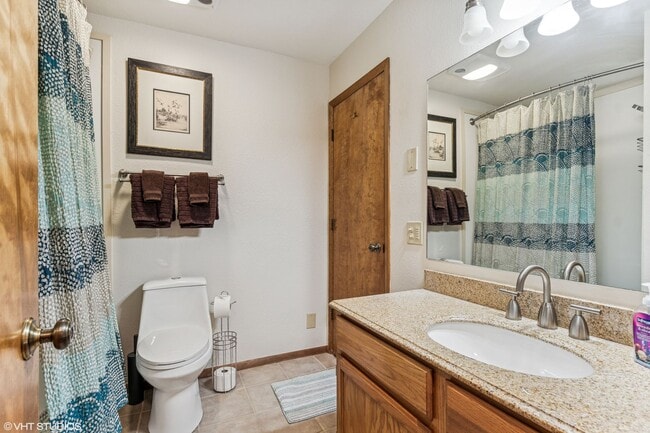Building Photo - Whitefish River furnished Townhome