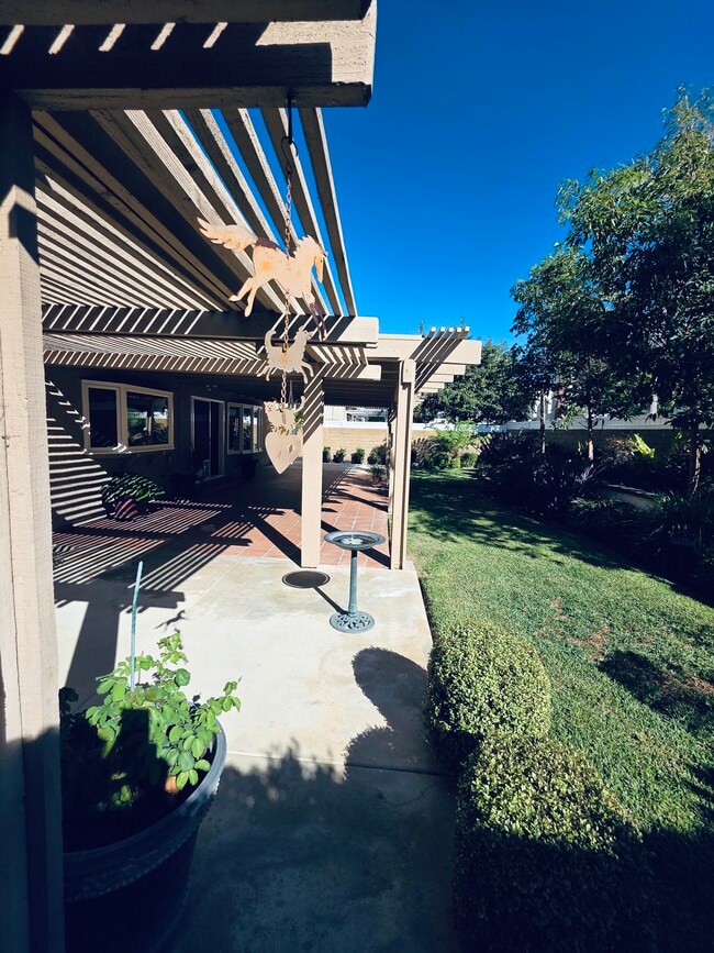 Building Photo - 8612 Naples Dr