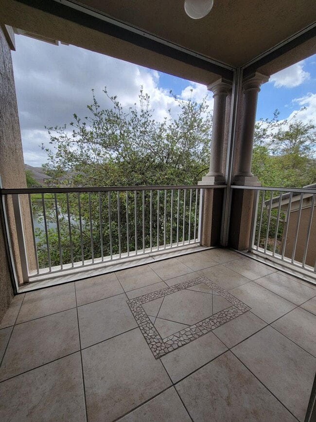 Building Photo - 2 BED 2 BATH CONDO CAPRI AT HUNTERS CREEK