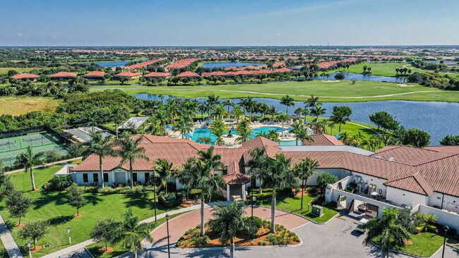 Building Photo - "Spacious 2-Bed, 2-Bath W/Den Condo Retrea...