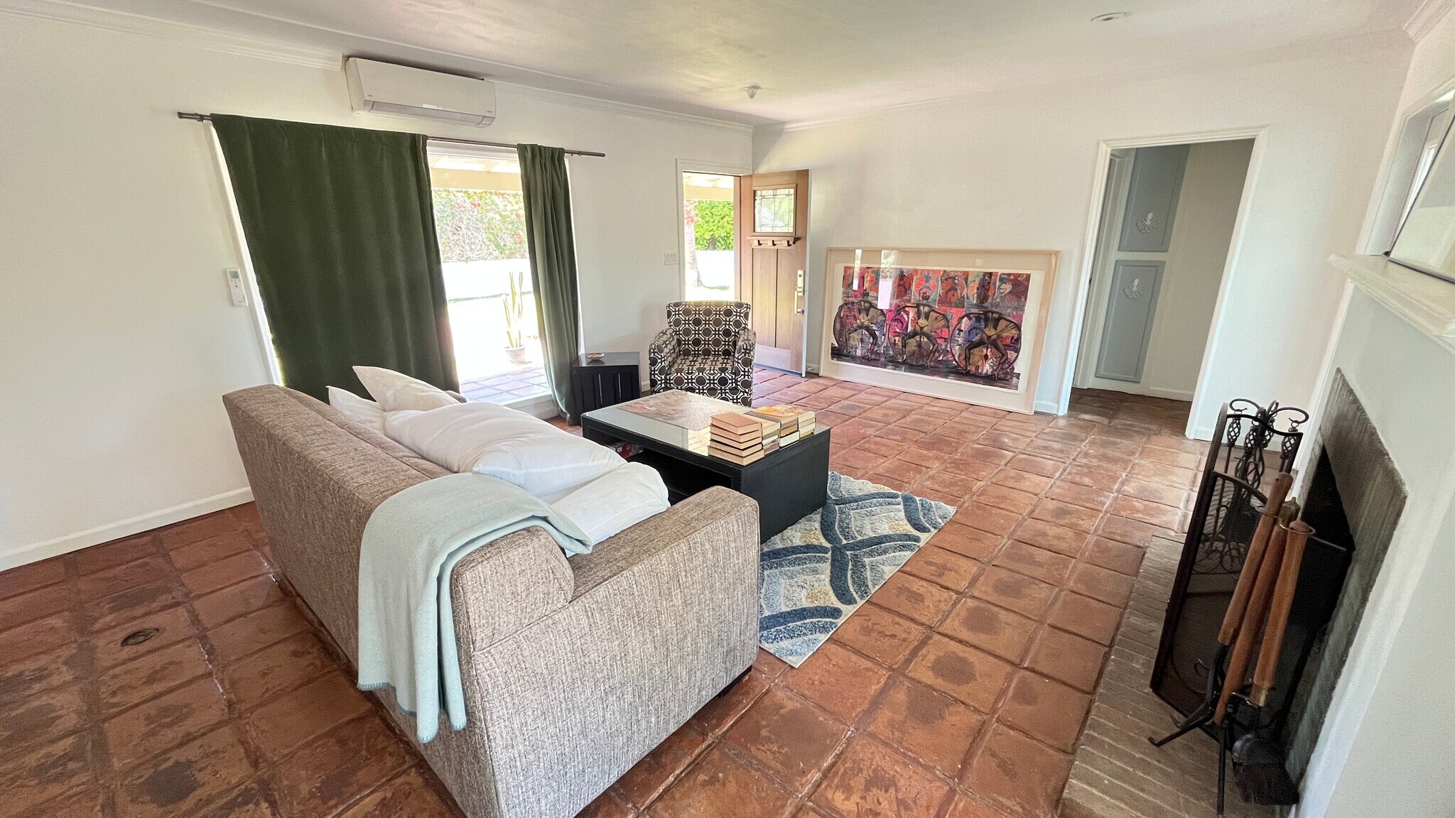 Building Photo - 630 N Hermosa Dr