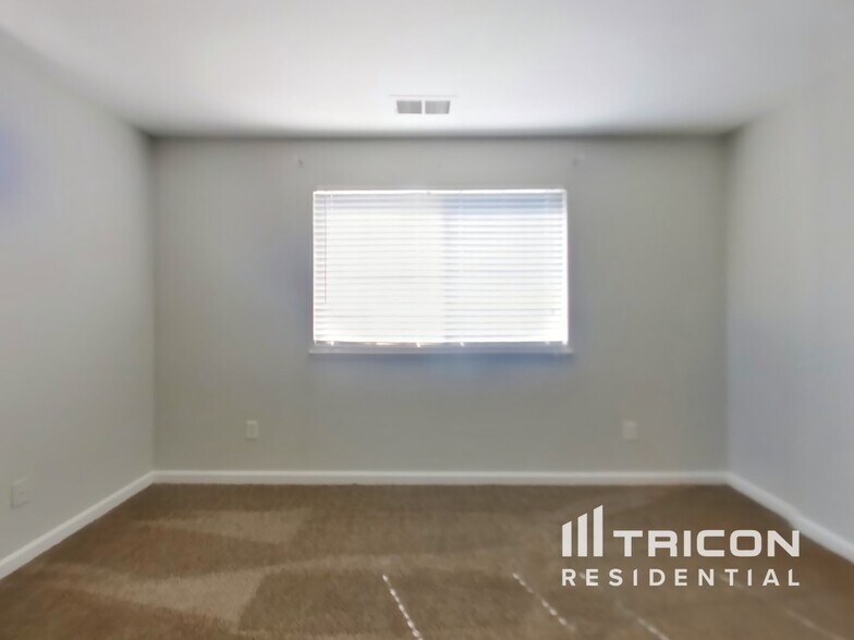 Building Photo - 2108 San Remo Dr