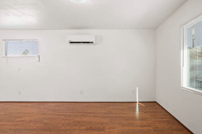 Building Photo - 3120 N Romero Rd