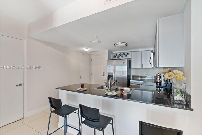 Building Photo - 1871 NW S River Dr