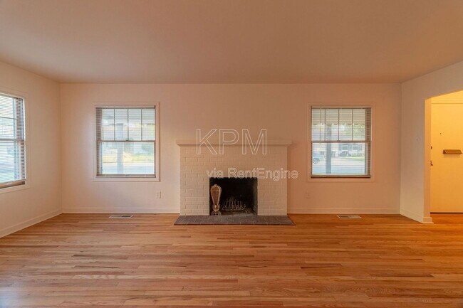 Building Photo - 1749 Christina Ave