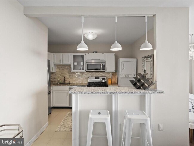Building Photo - 3705 S George Mason Dr