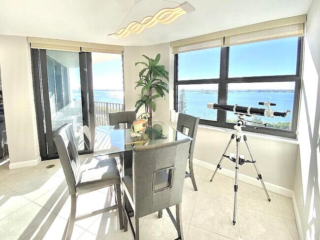 Building Photo - 5420 N Ocean Dr
