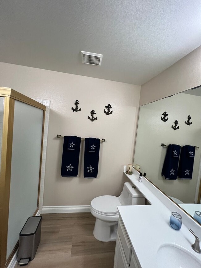 Building Photo - Two bedroom condo on the beach