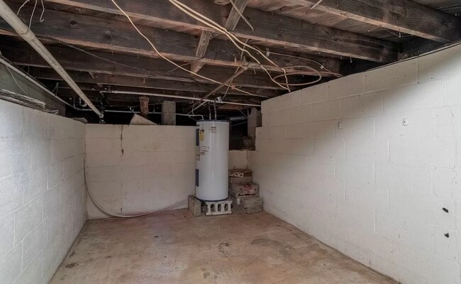 Building Photo - 2054 Oklahoma St