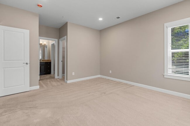 Building Photo - 22428 Philanthropic Dr