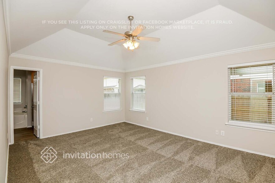 Building Photo - 1650 Hillside Dr