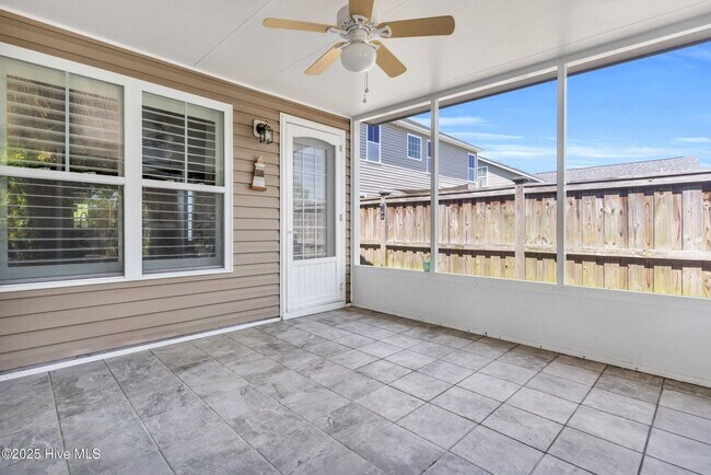 Building Photo - 3 Bed 2 Bath w/ a Bonus in Vineyard Plantation!