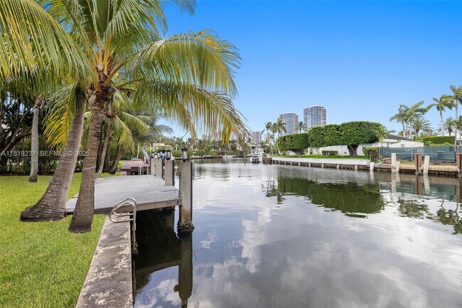 Building Photo - 564 Golden Beach Dr