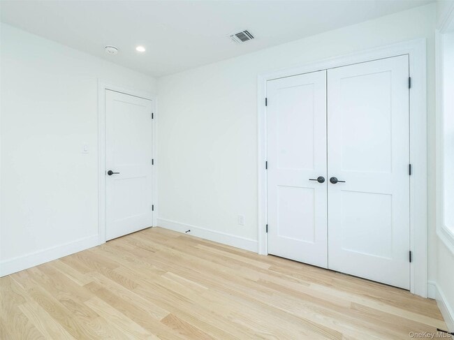 Building Photo - 35 B Dunwood Rd