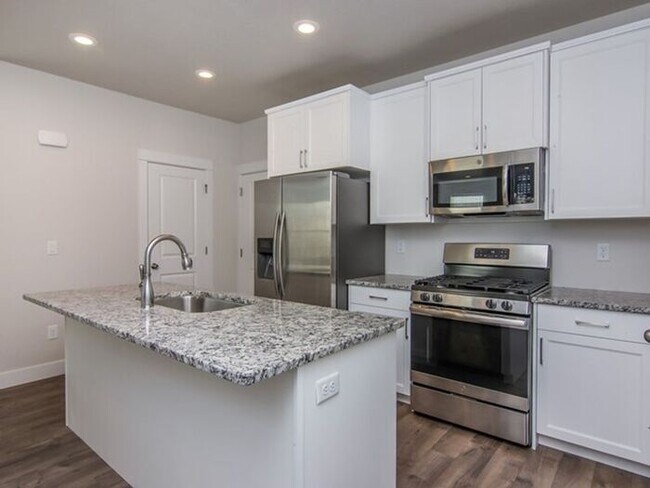Building Photo - North Salt Lake 3 bed, 2.5 bath, Garage