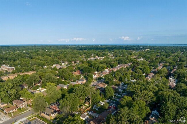 Building Photo - 5559 Bluehill St