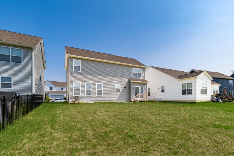 Building Photo - 3749 Mantle Dr