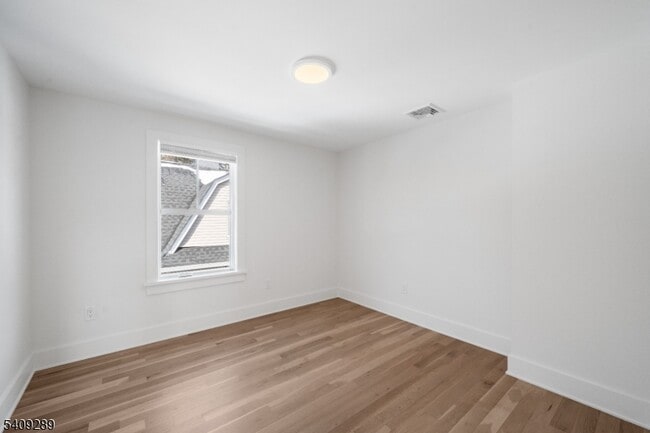 Building Photo - 96 Watchung Ave