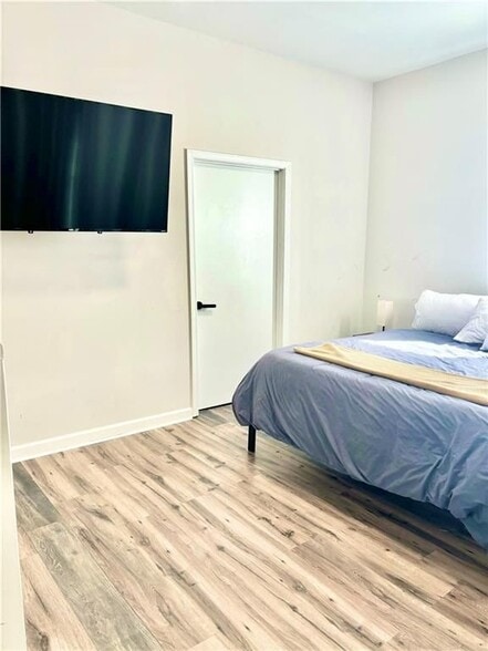 Building Photo - 5442 Scofield Rd