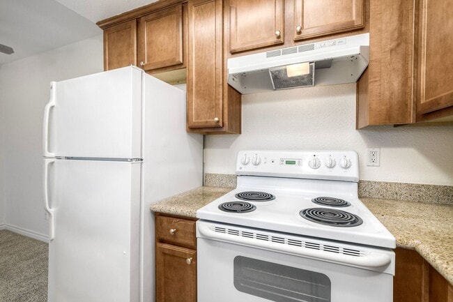 Building Photo - Gated Community - Ready To Go