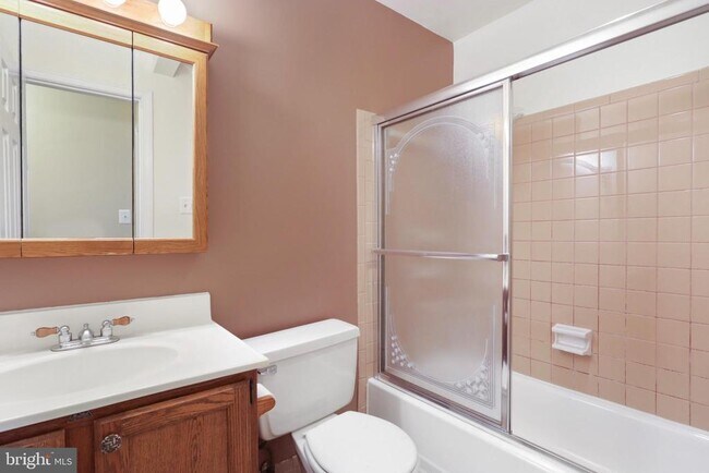 Building Photo - 3308 Woodburn Village Dr