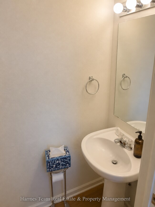 Building Photo - 3 Bed | 2.5 Bath Townhome In School District #2