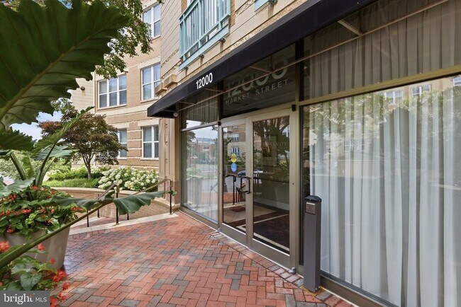 Building Photo - 12000 Market St