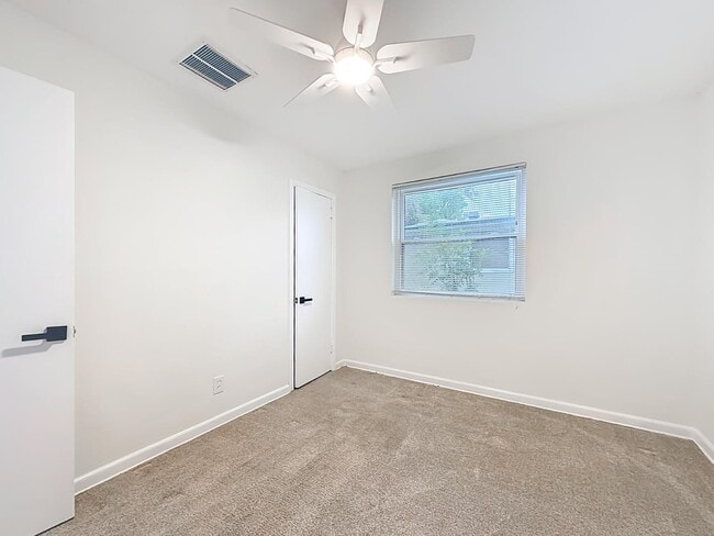 Building Photo - 5243 Poppy Dr