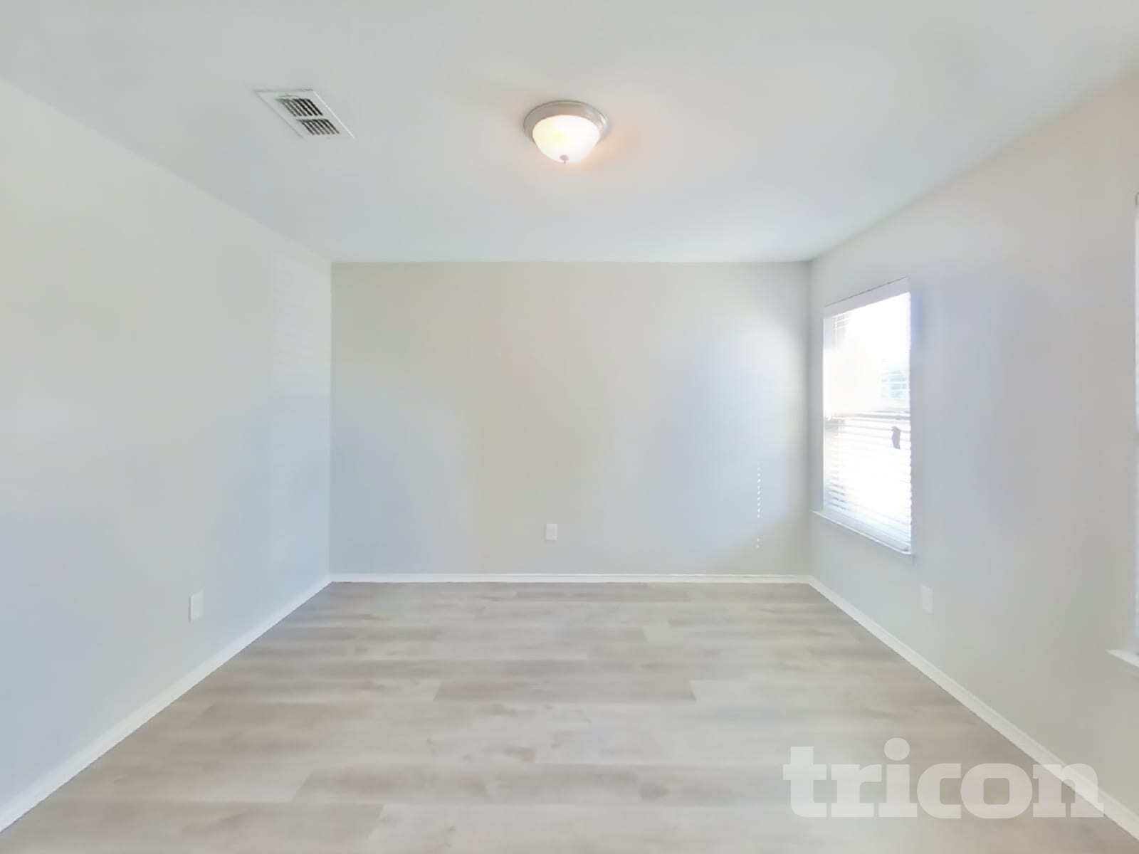 Building Photo - 528 Shell St