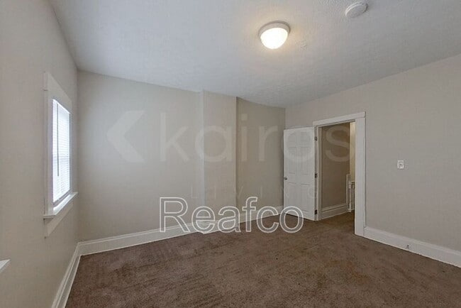 Building Photo - 966 Oakwood Ave