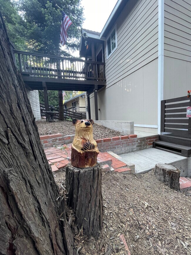 Patio - 26772 CA-189