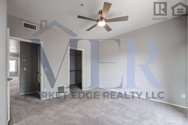 Building Photo - 3Bed/2.5Bath Condo at 35th Ave/Deer Valley...