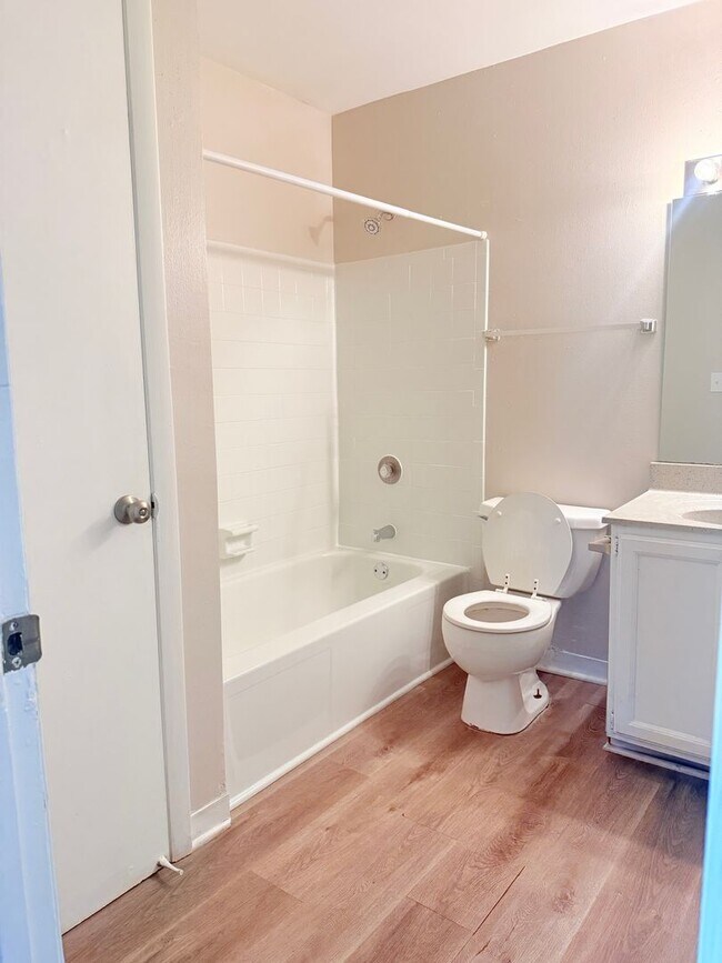 Building Photo - 330 Orchard Trace Ln