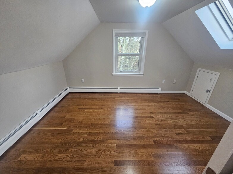 Building Photo - 264 Richards Ave