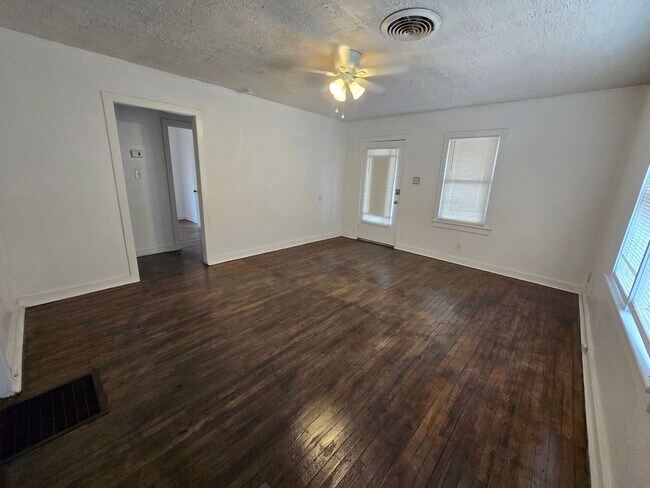 Building Photo - Ready Now