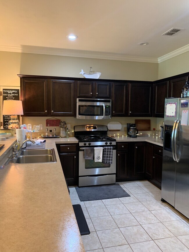 Building Photo - 3/2 IN HAMPTON CREEK SUBDIVISION- AVAILABLE SEPTEMBER 1, 2026