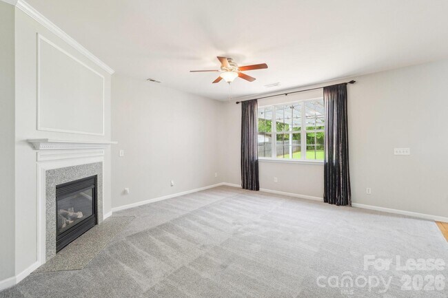 Building Photo - 14417 Laurel Tree Ln