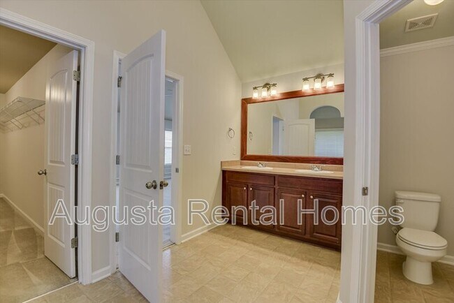 Building Photo - 2079 Willhaven Dr